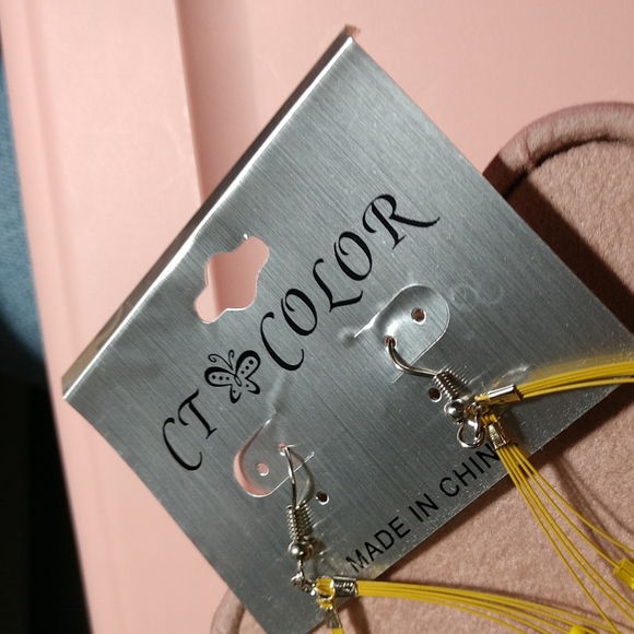 🎯.🎯Yellow Beaded Earrings Dangling French Wires 3" NWT - Picture 5 of 5